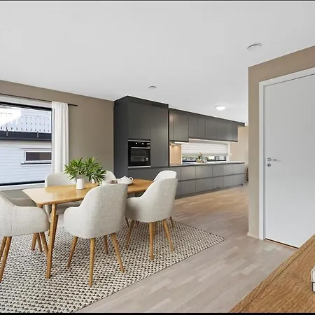 New House,svolvaer Center,3 Bedrooms Apartmán Svolvær